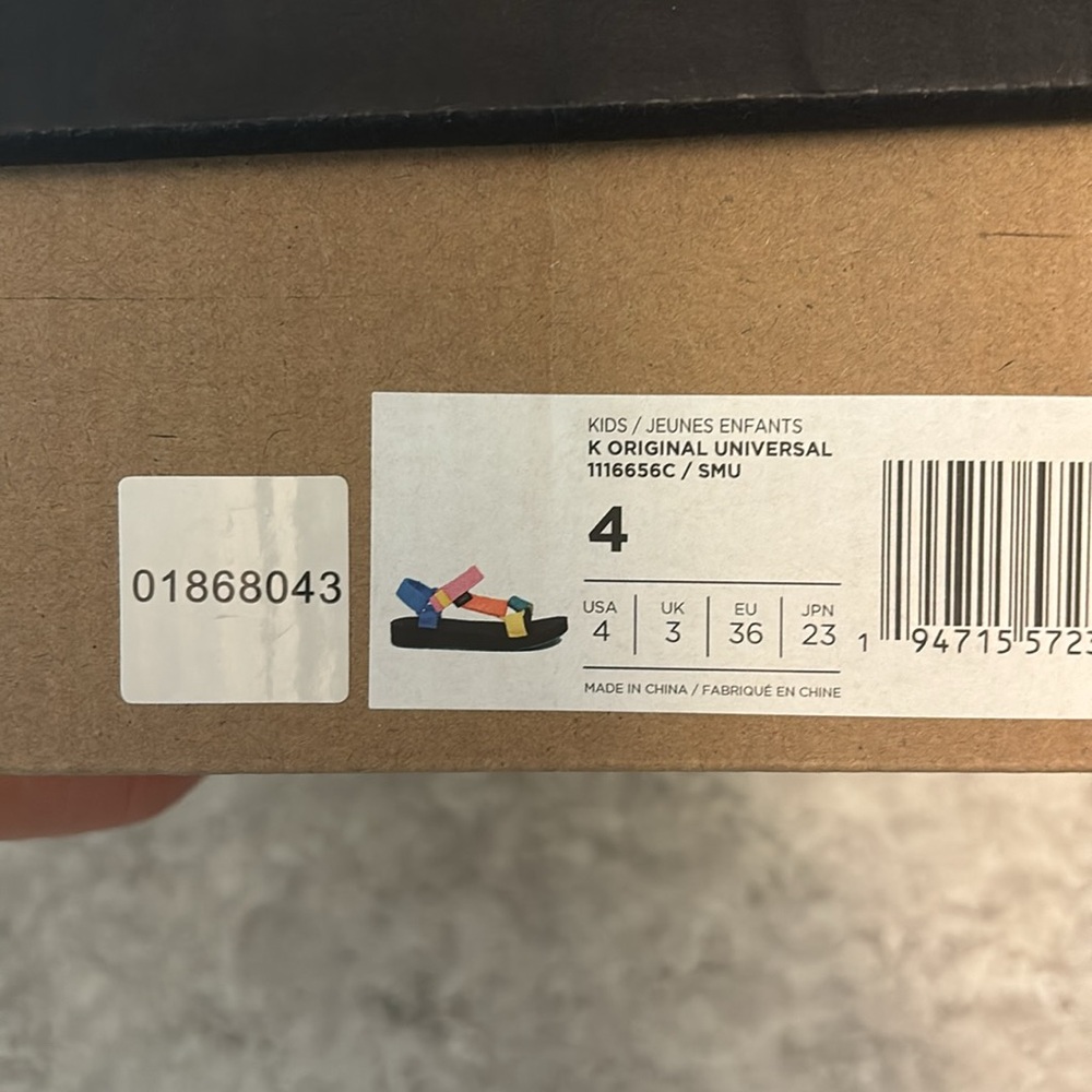NIB Teva Kids Original Universal Sandal in 90s Multi - Picture 7 of 7